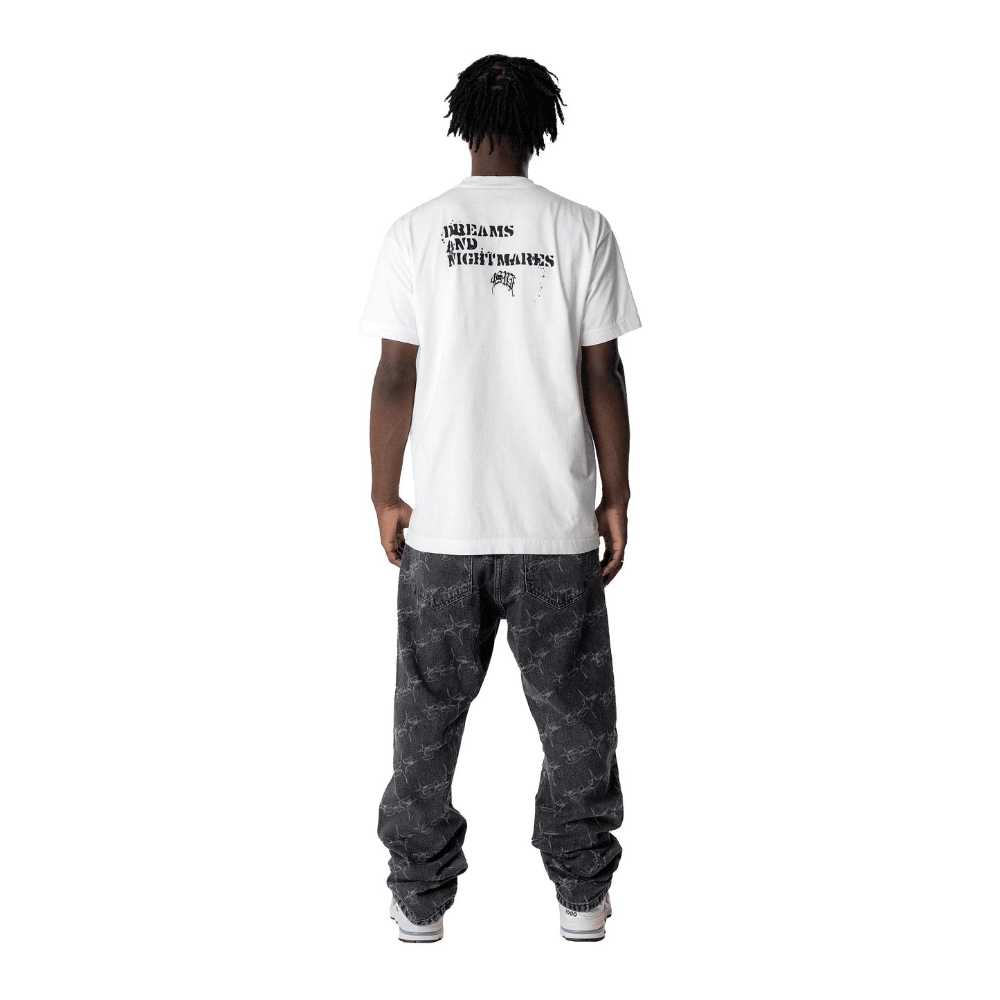 TEE SONHOS E PESADILHOS OFF WHITE