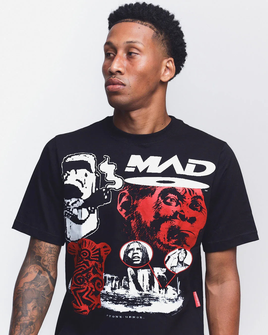 T-SHIRT STONE HAND BLACK