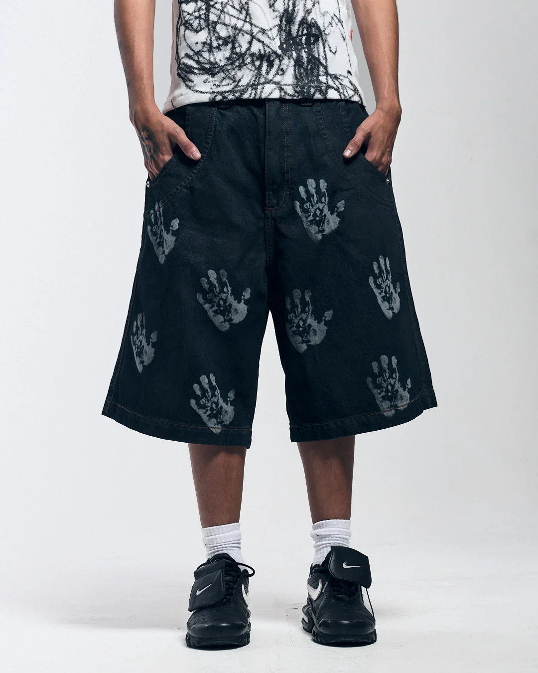 BERMUDA HANDS DISTRESSED