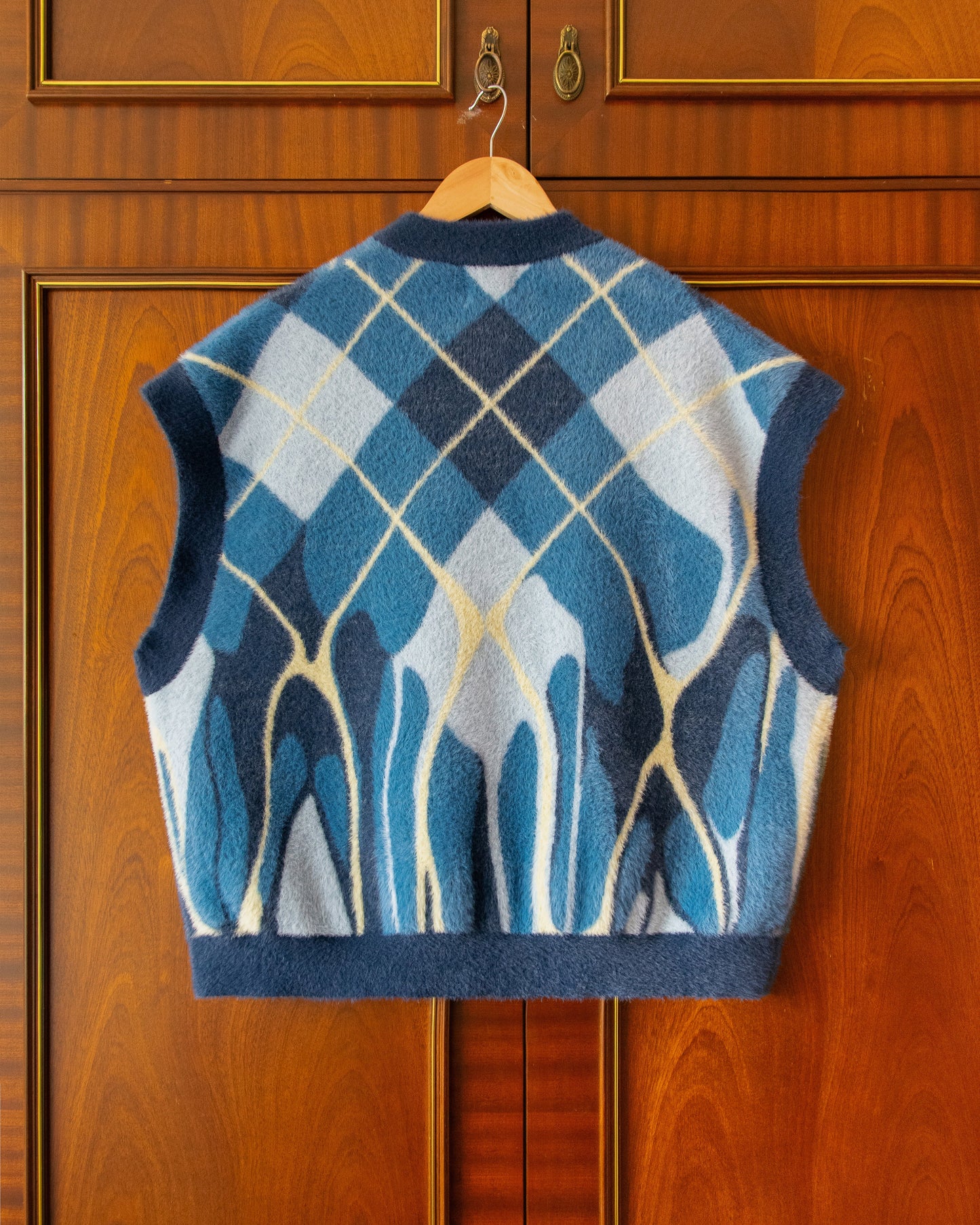 SUÉTER VEST SHAGGY KNIT