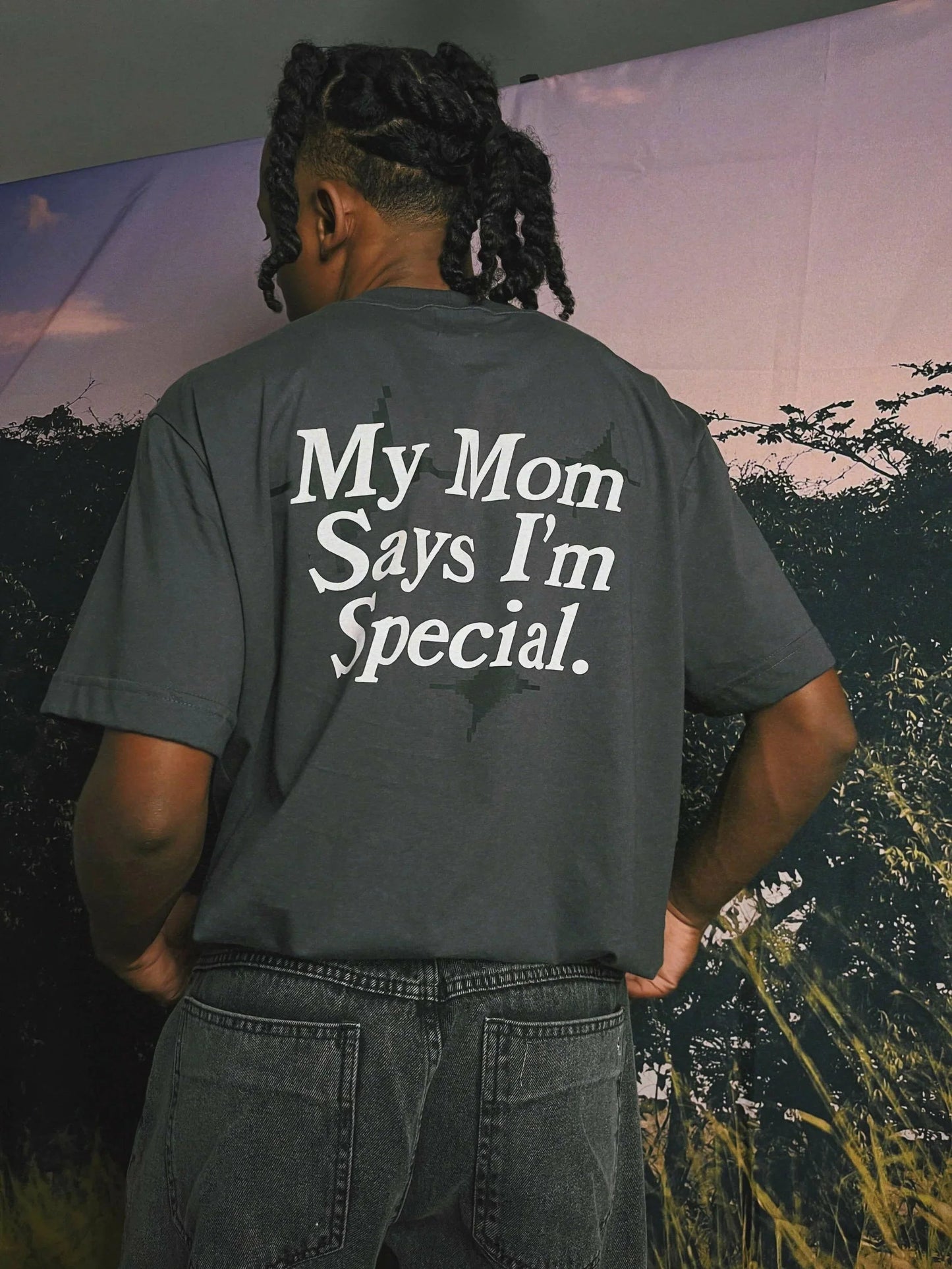 T-SHIRT MY MOM SAYS