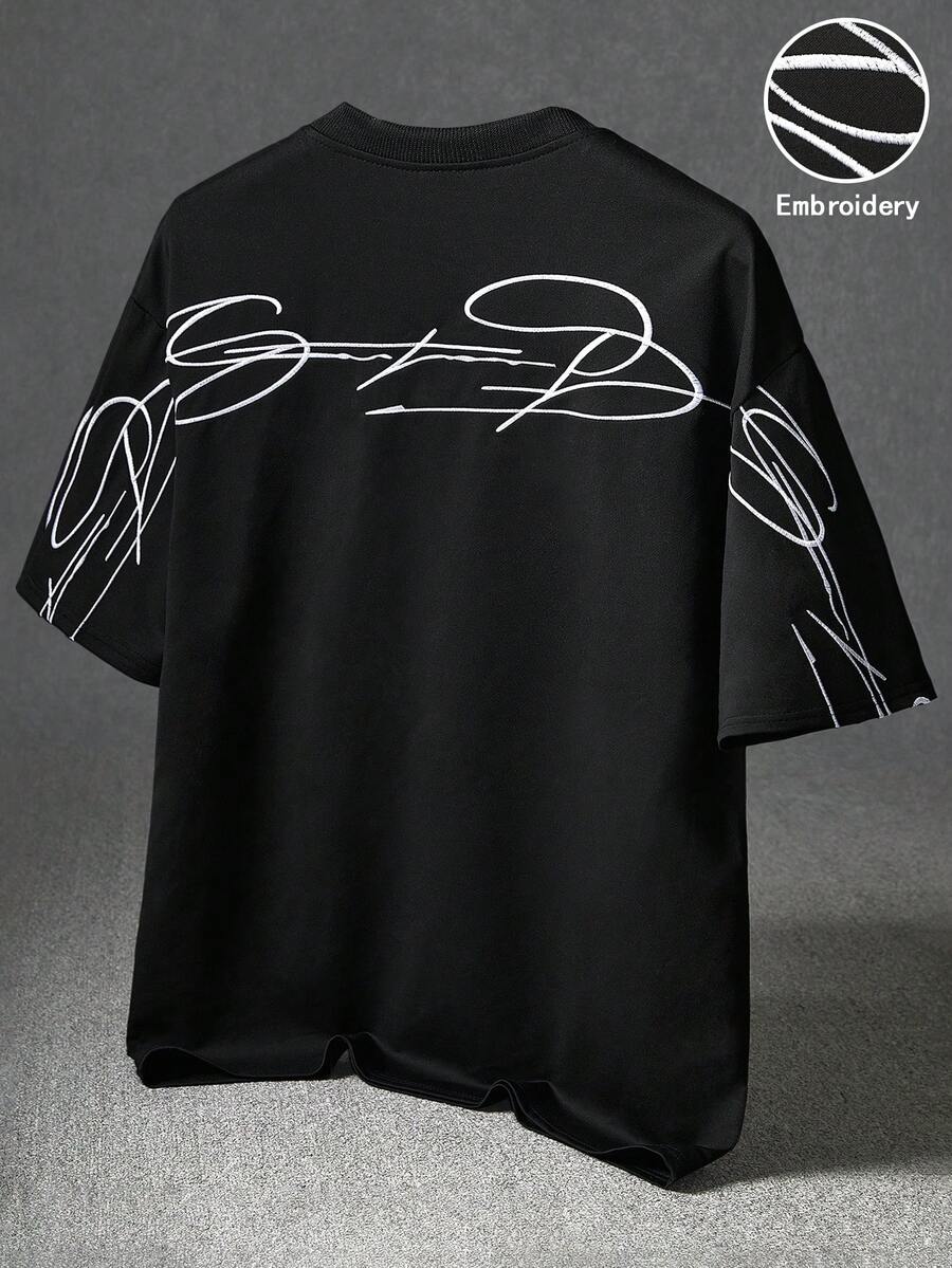 STYNVO Camiseta Branca Solta com Estampa de Letra, Ombros Caídos, Casual para Férias e Transporte, Moda de Rua, Verão