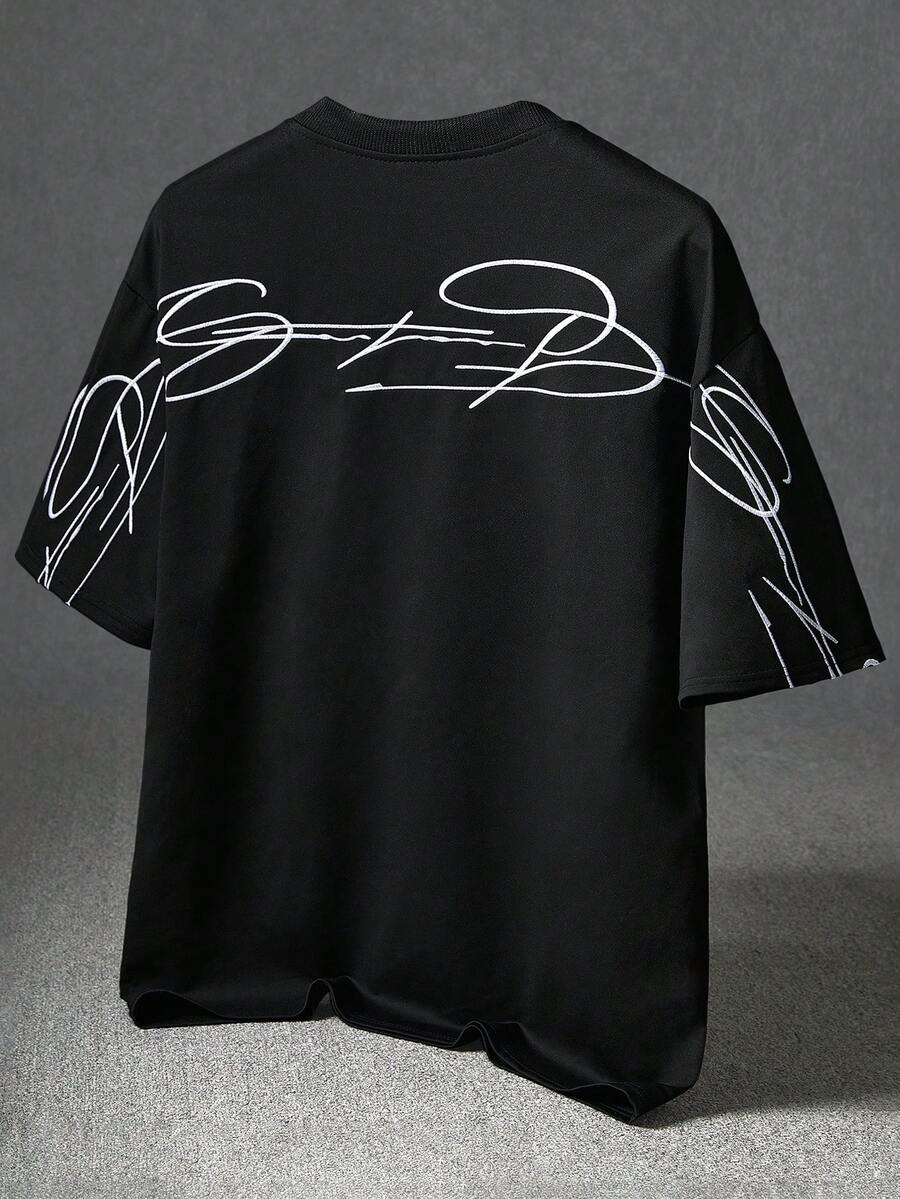 STYNVO Camiseta Branca Solta com Estampa de Letra, Ombros Caídos, Casual para Férias e Transporte, Moda de Rua, Verão