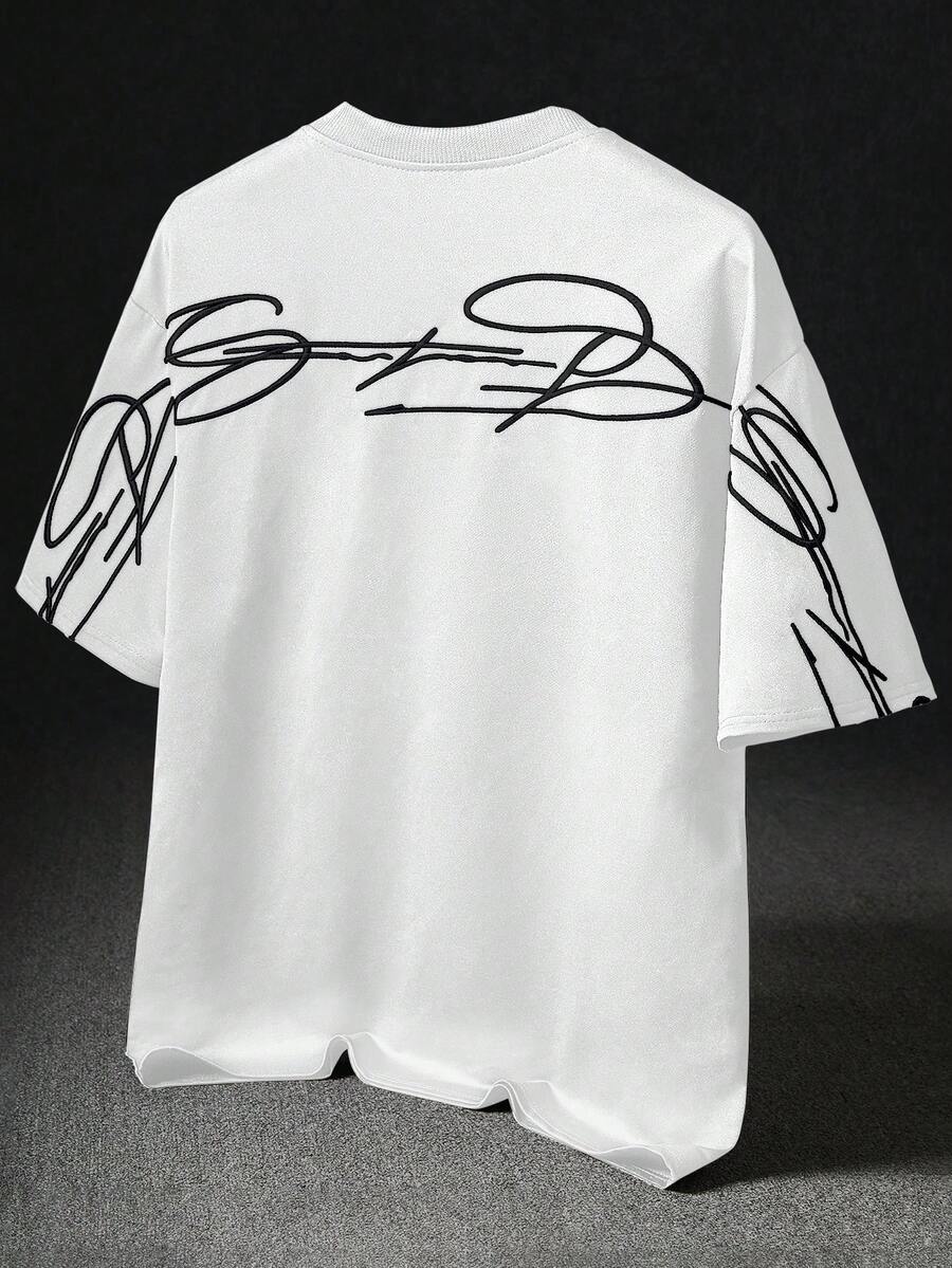 STYNVO Camiseta Branca Solta com Estampa de Letra, Ombros Caídos, Casual para Férias e Transporte, Moda de Rua, Verão