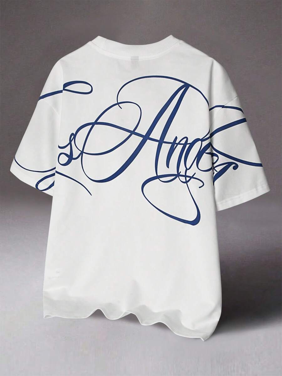 STYNVO Camiseta Branca Solta com Estampa de Letra, Ombros Caídos, Casual para Férias e Transporte, Moda de Rua, Verão