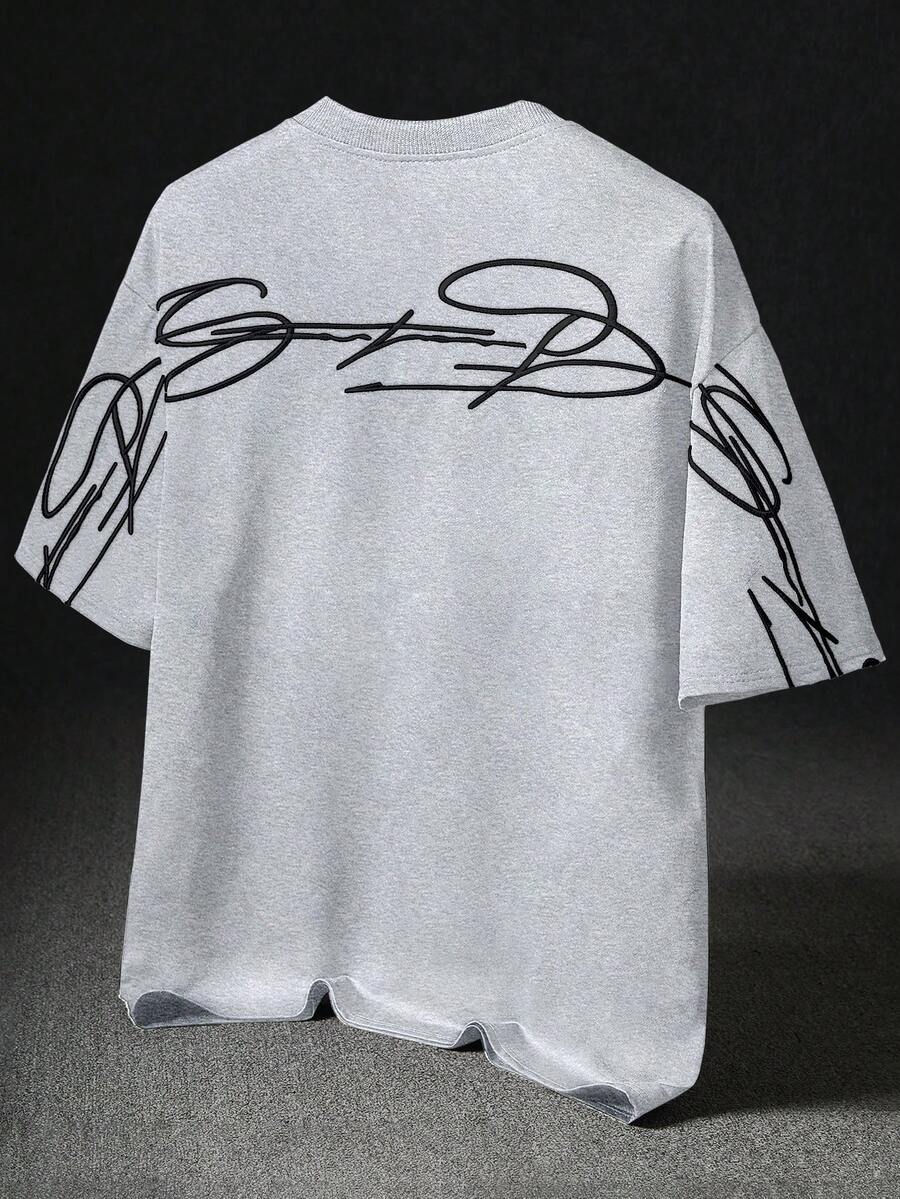 STYNVO Camiseta Branca Solta com Estampa de Letra, Ombros Caídos, Casual para Férias e Transporte, Moda de Rua, Verão