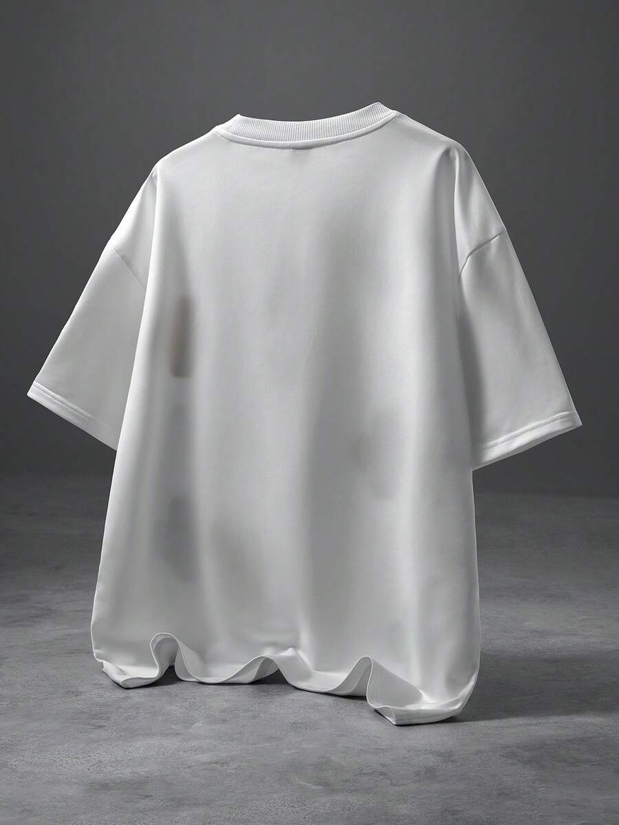 STYNVO Camiseta Branca Solta com Estampa de Letra, Ombros Caídos, Casual para Férias e Transporte, Moda de Rua, Verão
