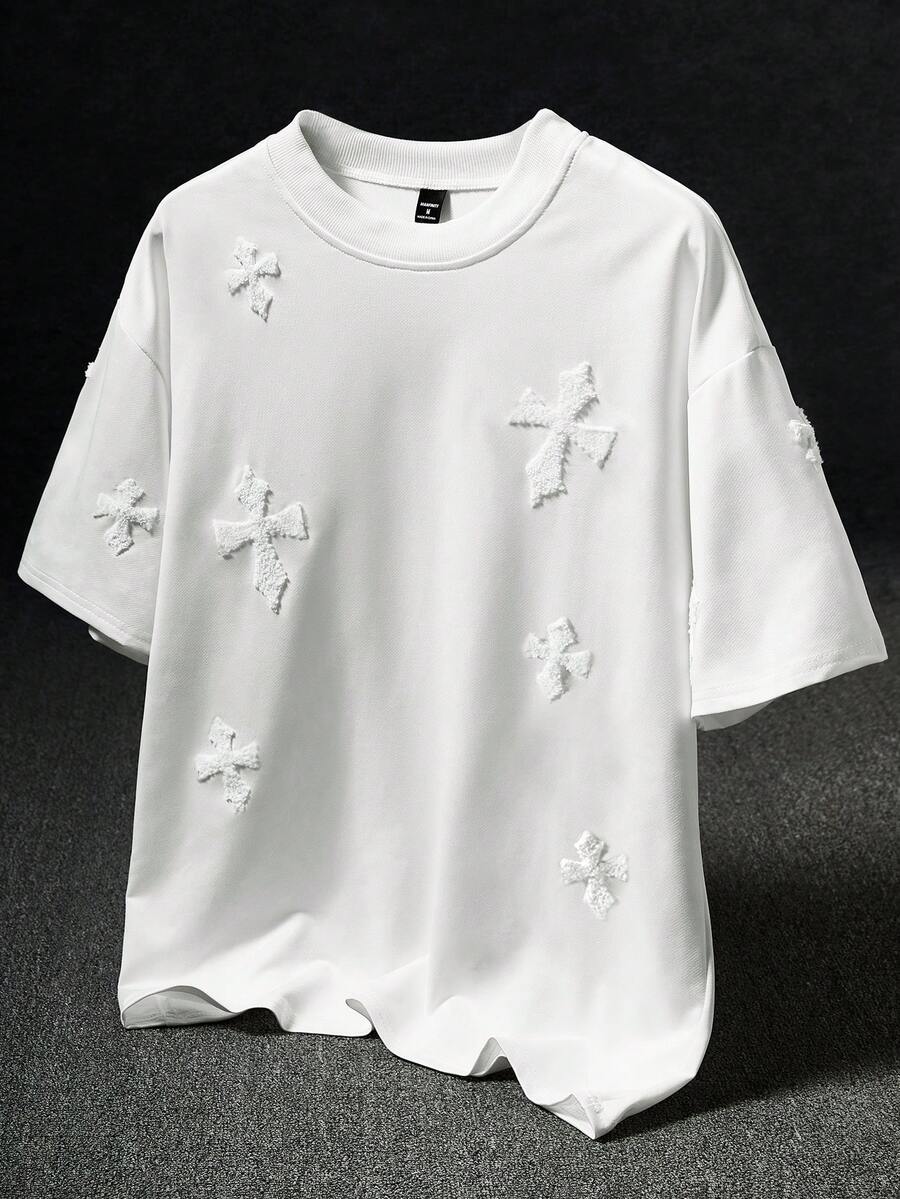 STYNVO Camiseta Branca Solta com Estampa de Letra, Ombros Caídos, Casual para Férias e Transporte, Moda de Rua, Verão