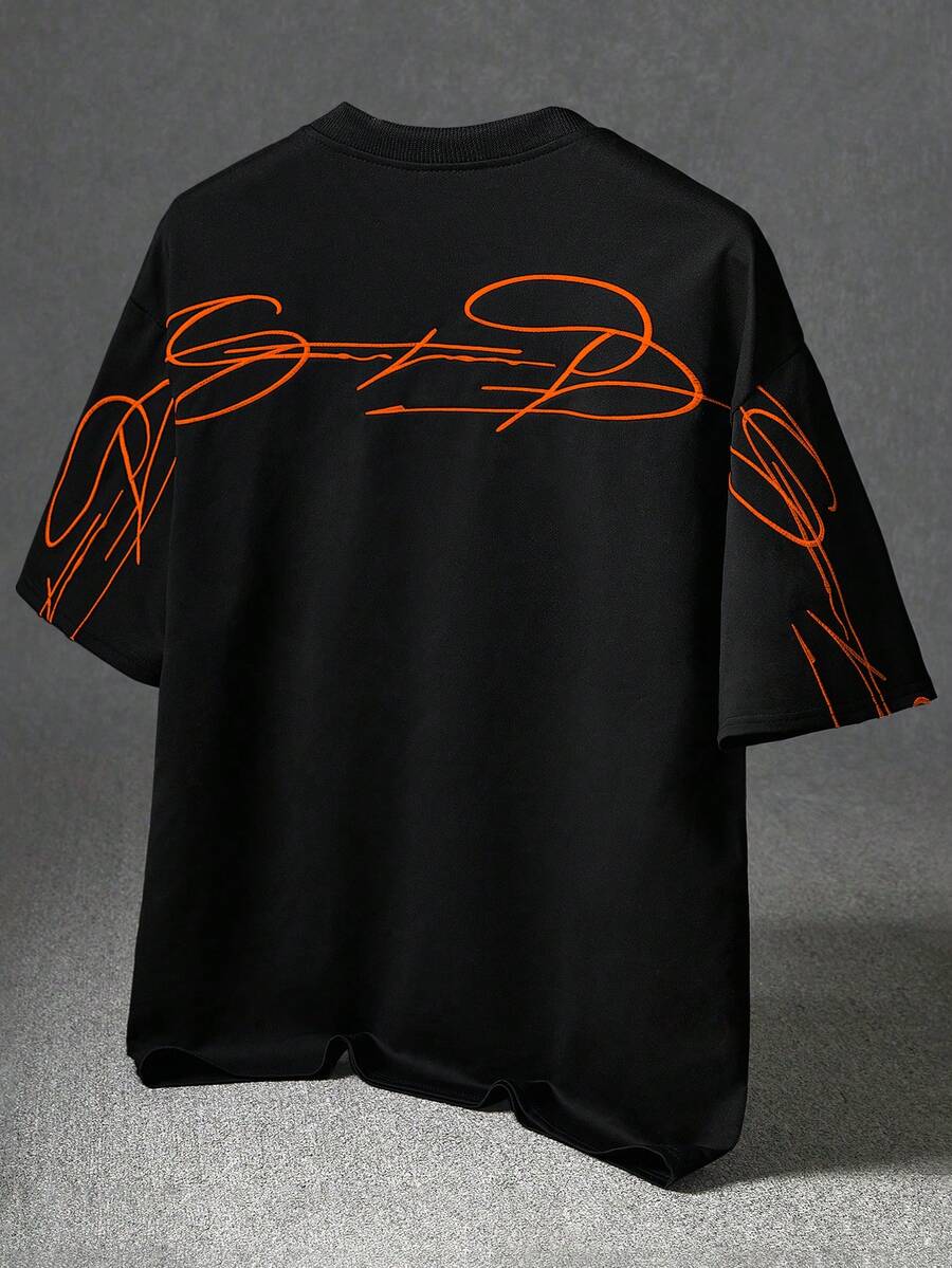STYNVO Camiseta Branca Solta com Estampa de Letra, Ombros Caídos, Casual para Férias e Transporte, Moda de Rua, Verão