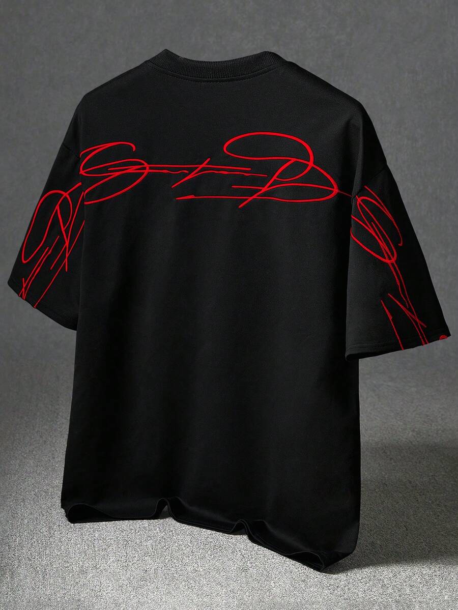 STYNVO Camiseta Branca Solta com Estampa de Letra, Ombros Caídos, Casual para Férias e Transporte, Moda de Rua, Verão