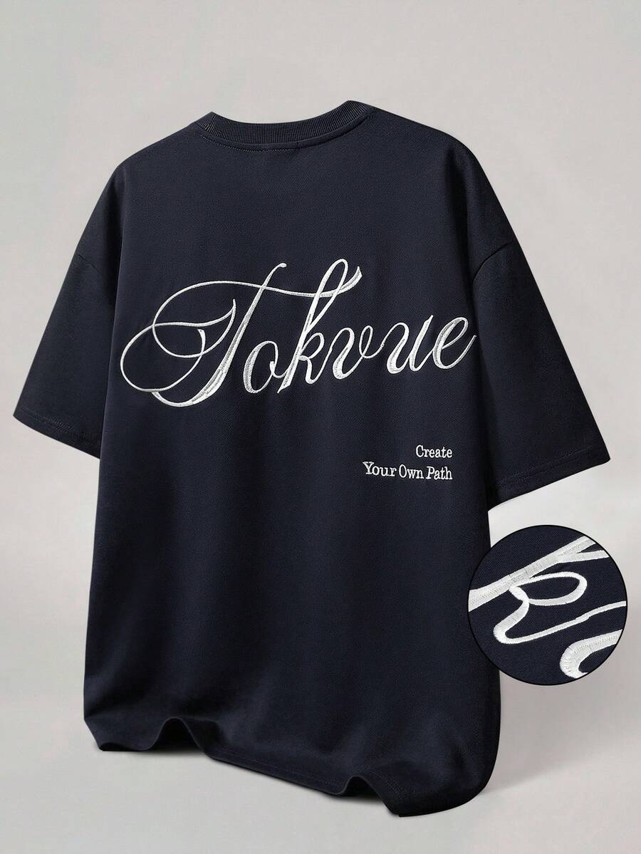 STYNVO Camiseta Branca Solta com Estampa de Letra, Ombros Caídos, Casual para Férias e Transporte, Moda de Rua, Verão