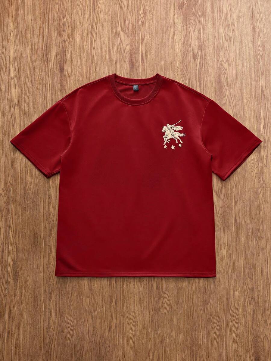 STYNVO Camiseta Branca Solta com Estampa de Letra, Ombros Caídos, Casual para Férias e Transporte, Moda de Rua, Verão