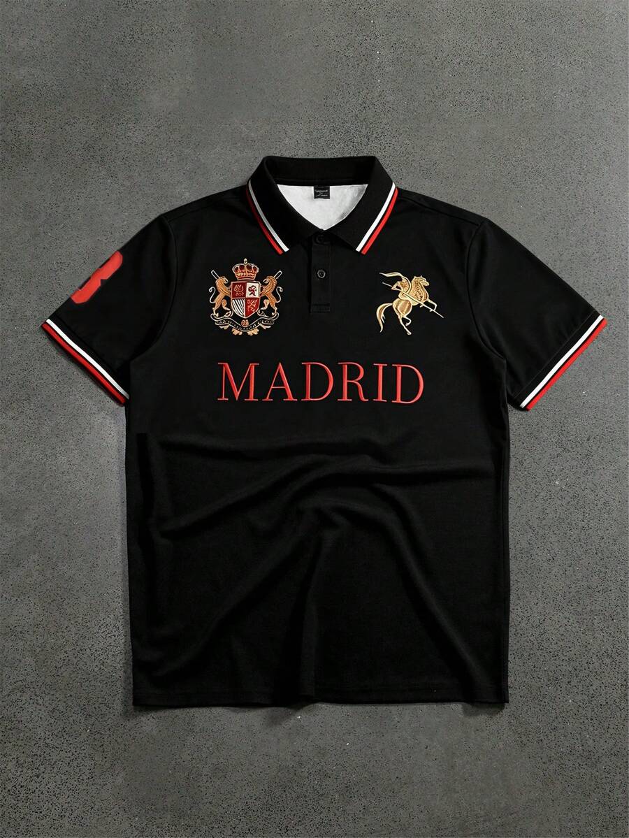 STYNVO Camisa Polo Masculina Versátil com Estampa de Letra, Listras e Contraste de Cor, Botões e Meio Bolso