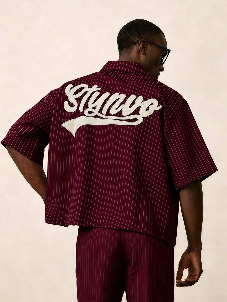 STYNVO Camisa de Manga Curta com Estampa de Listras e Letras e Shorts Casuais para Uso Diário