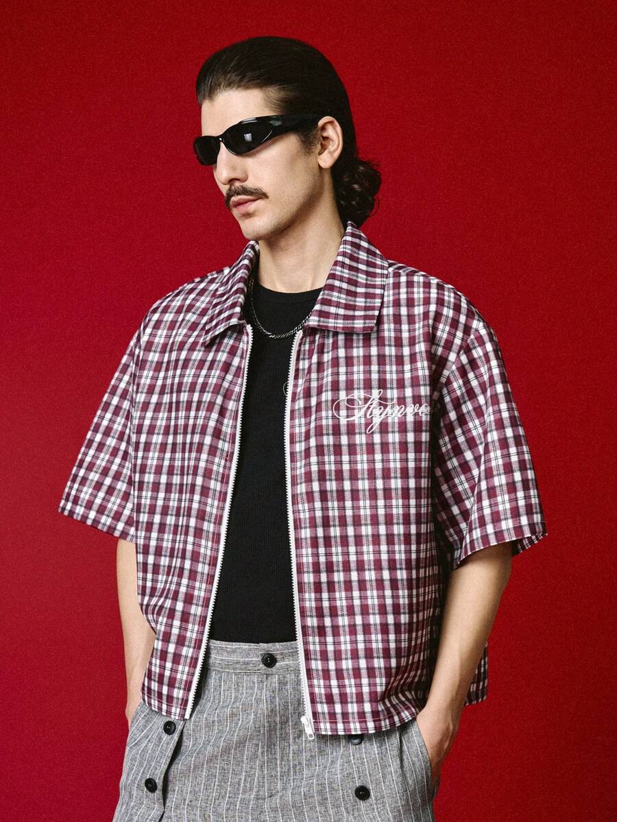 STYNVO Camisa Casual Masculina Listrada com Bordado de Letra, Verão