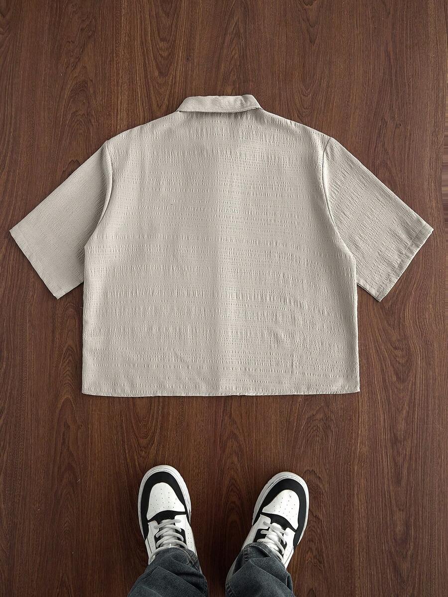 STYNVO Camisa Casual Masculina Listrada com Bordado de Letra, Verão