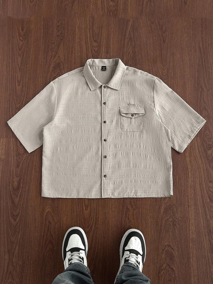 STYNVO Camisa Casual Masculina Listrada com Bordado de Letra, Verão