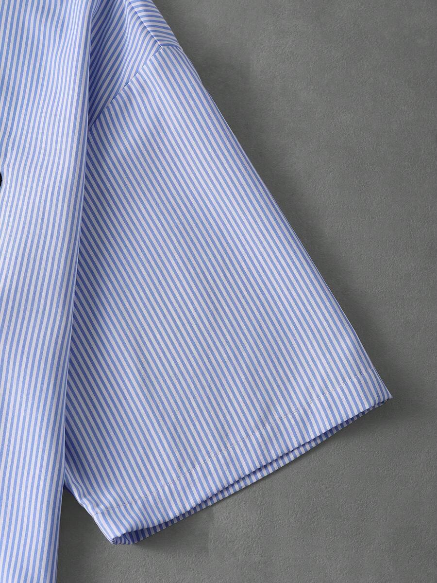 STYNVO Camisa Casual Masculina Listrada com Bordado de Letra, Verão