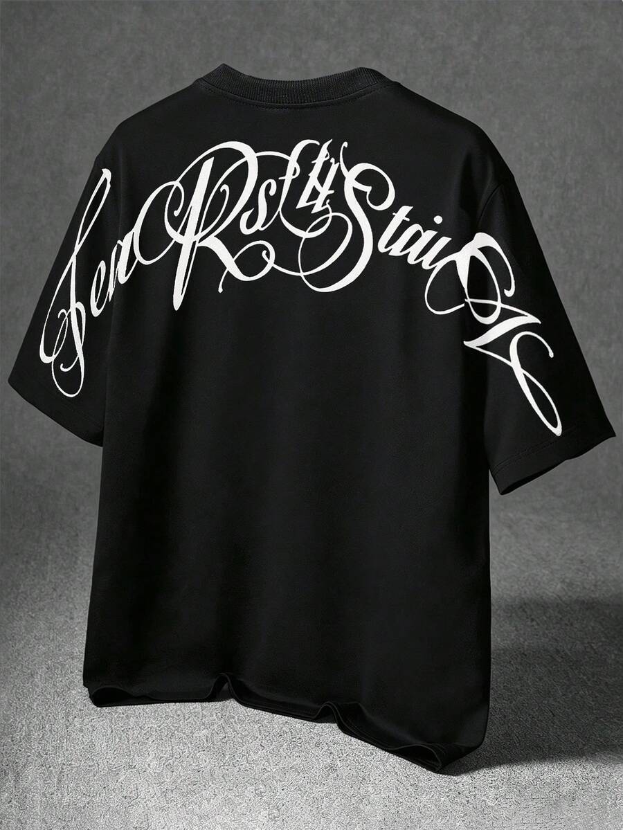 STYNVO Camiseta Branca Solta com Estampa de Letra, Ombros Caídos, Casual para Férias e Transporte, Moda de Rua, Verão