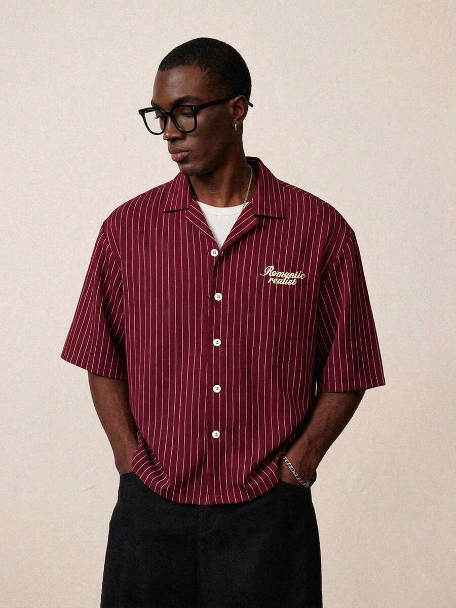 STYNVO Camisa Casual Masculina Listrada com Bordado de Letra, Verão