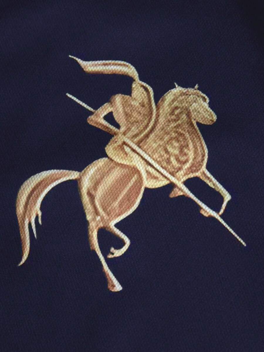 STYNVO Camisa Polo Masculina Versátil com Estampa de Letra, Listras e Contraste de Cor, Botões e Meio Bolso