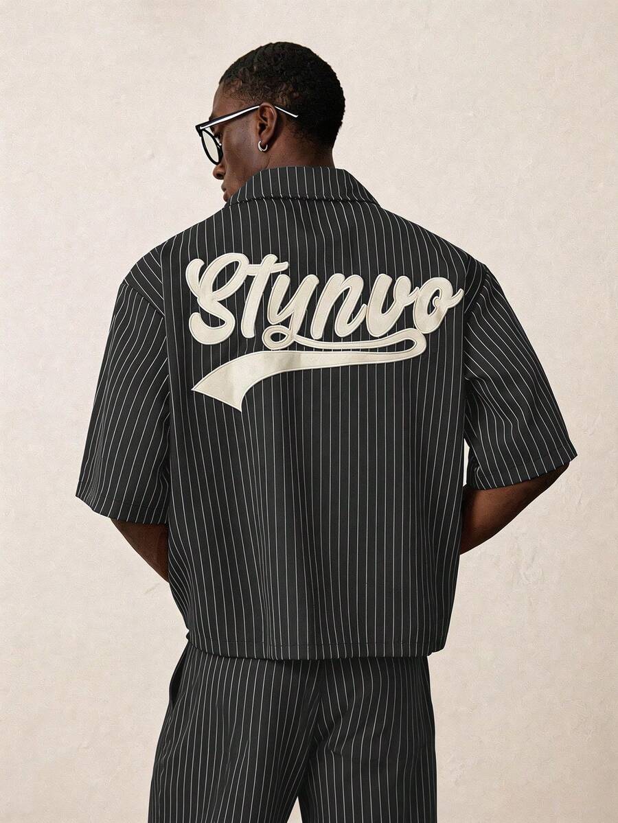 STYNVO Camisa de Manga Curta com Estampa de Listras e Letras e Shorts Casuais para Uso Diário