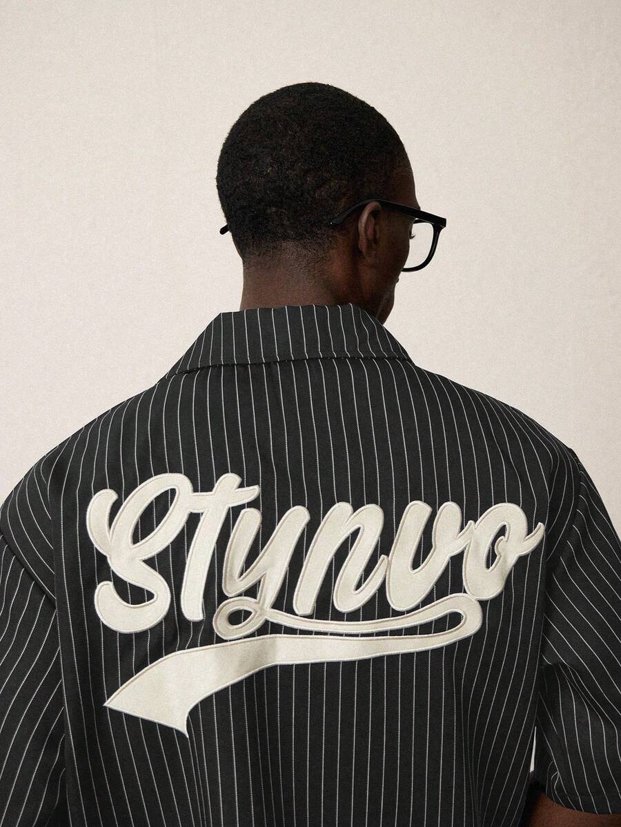 STYNVO Camisa de Manga Curta com Estampa de Listras e Letras e Shorts Casuais para Uso Diário
