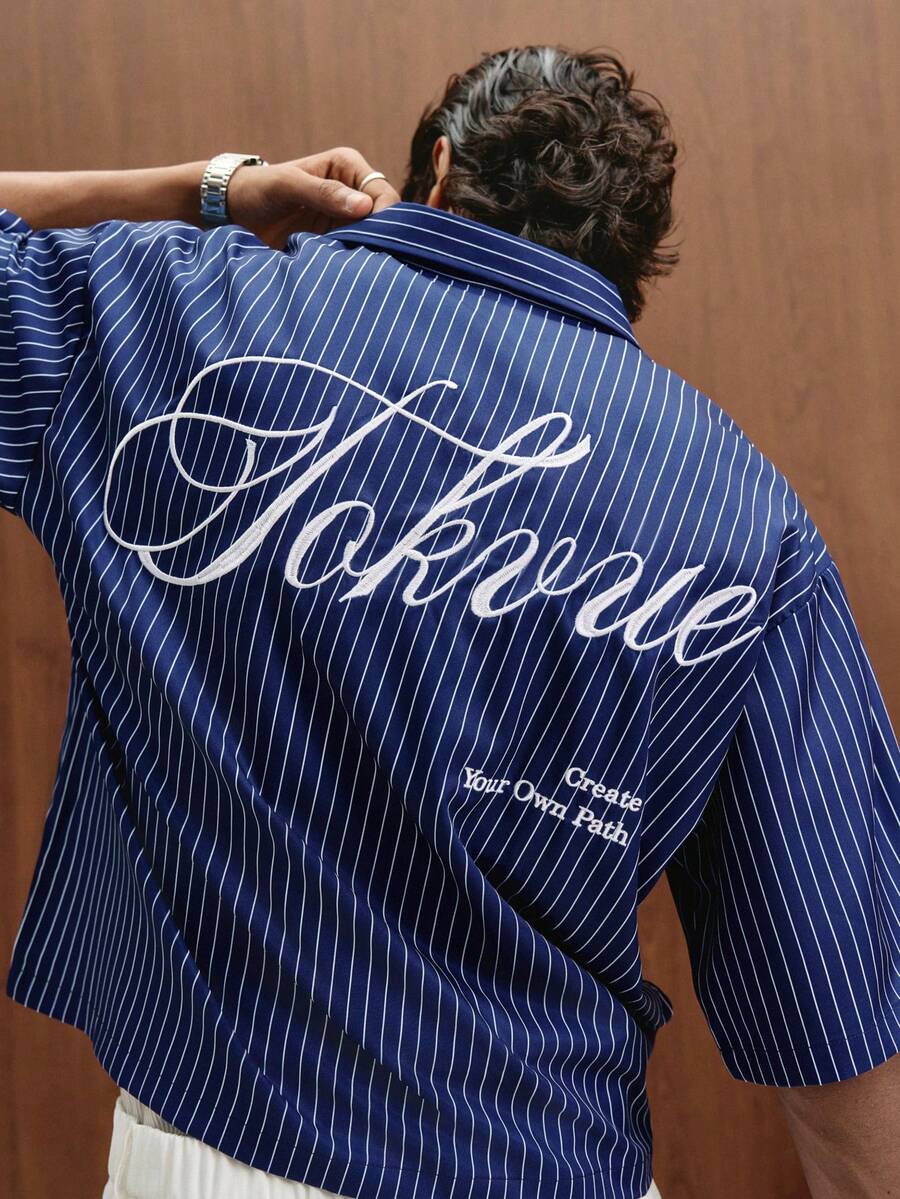 STYNVO Camisa Casual Masculina Listrada com Bordado de Letra, Verão