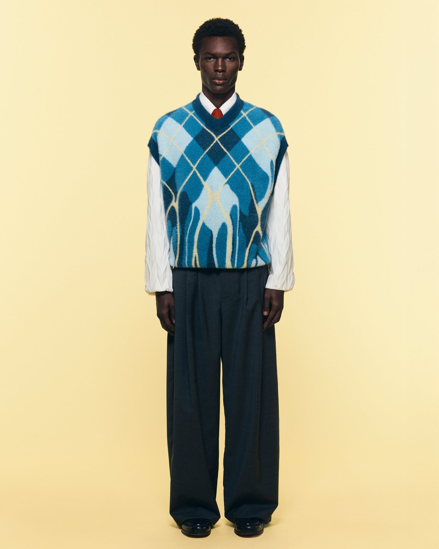 SUÉTER VEST SHAGGY KNIT