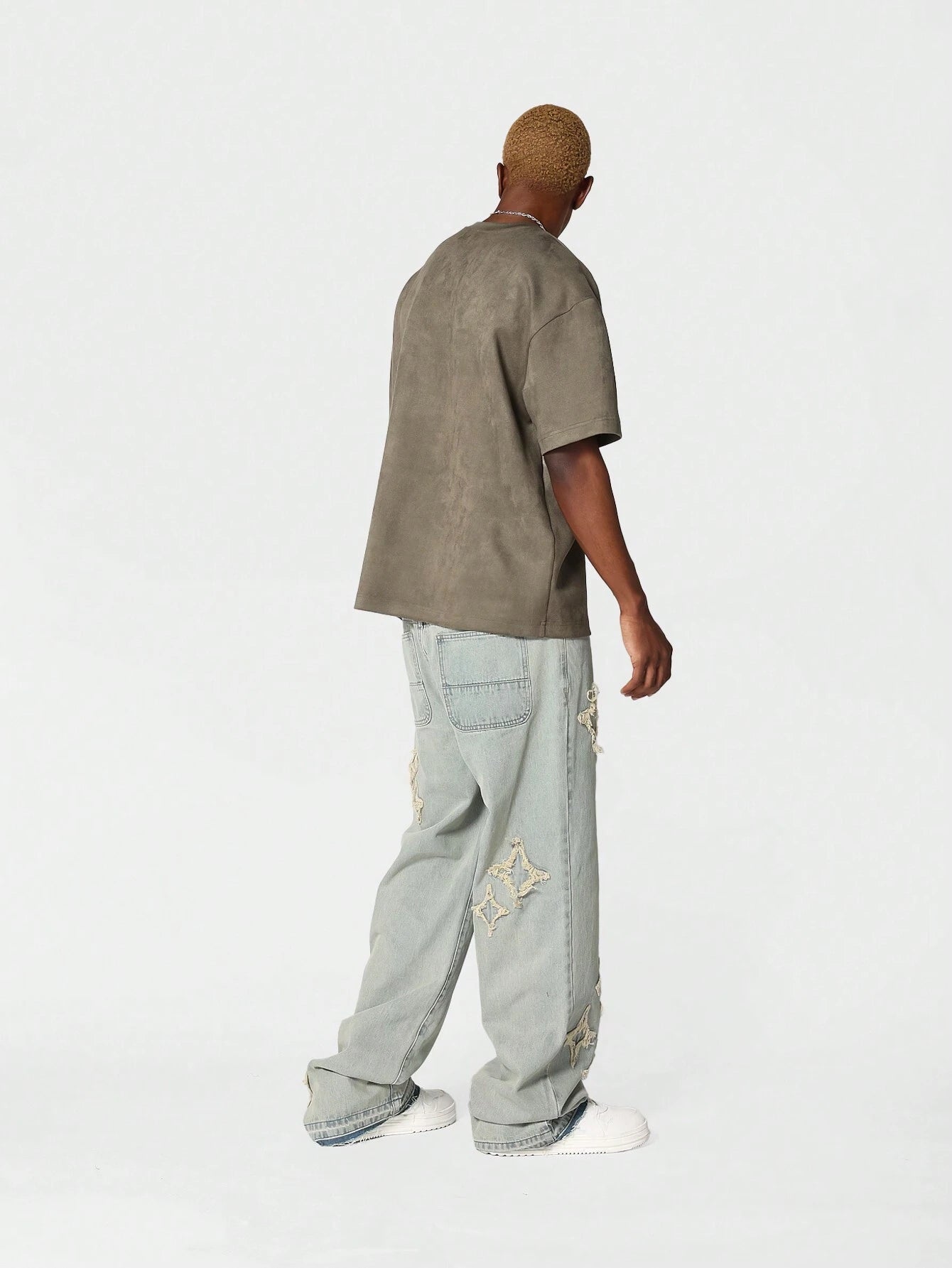 Calça Denim Solto com Aplicação Stars