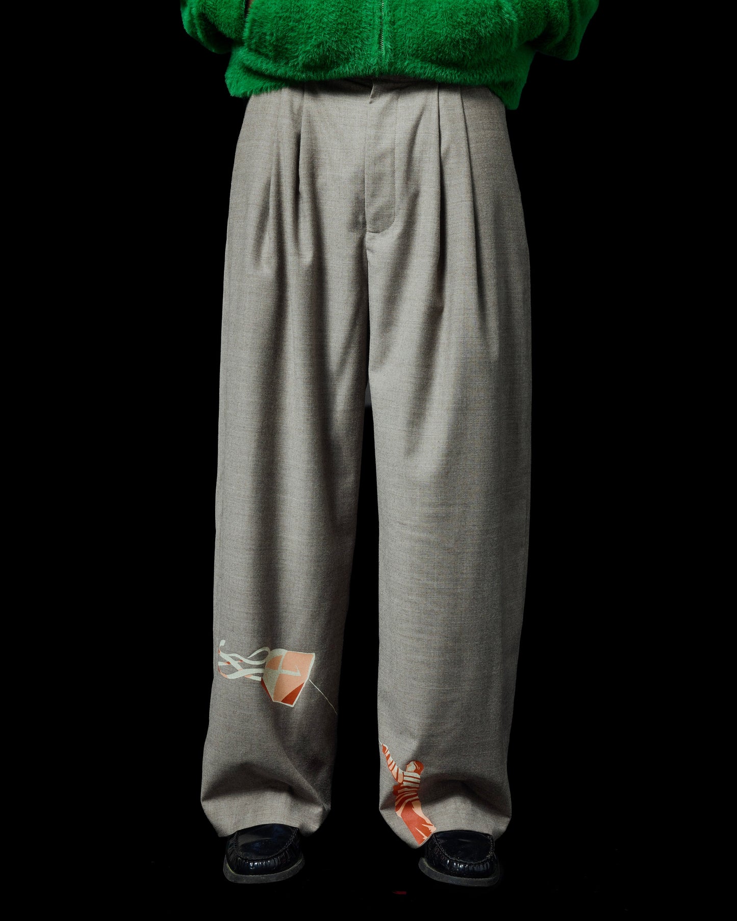 PLEATED WOOL KITE TROUSERS IN GREY