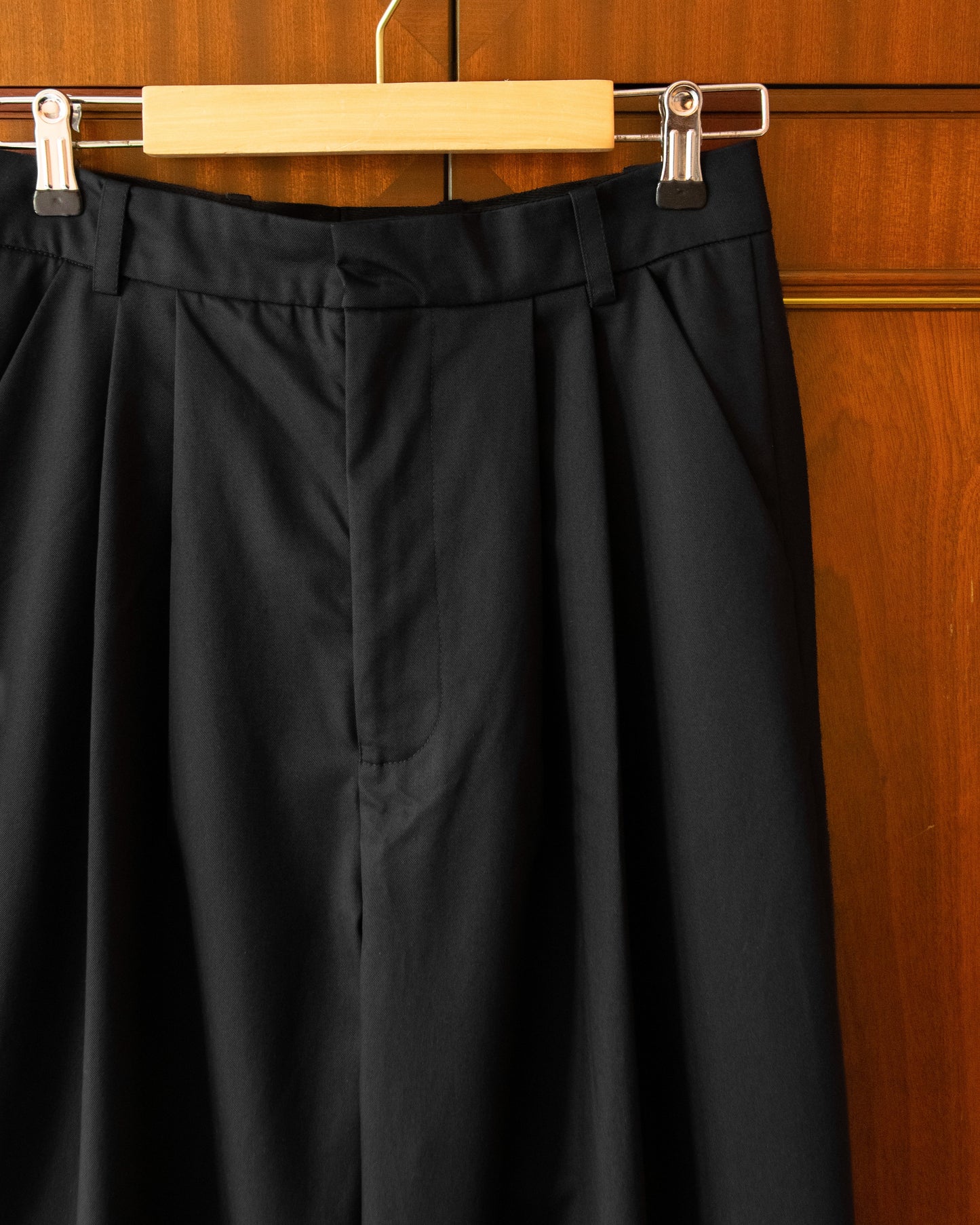 CROWN TROUSERS IN BLACK