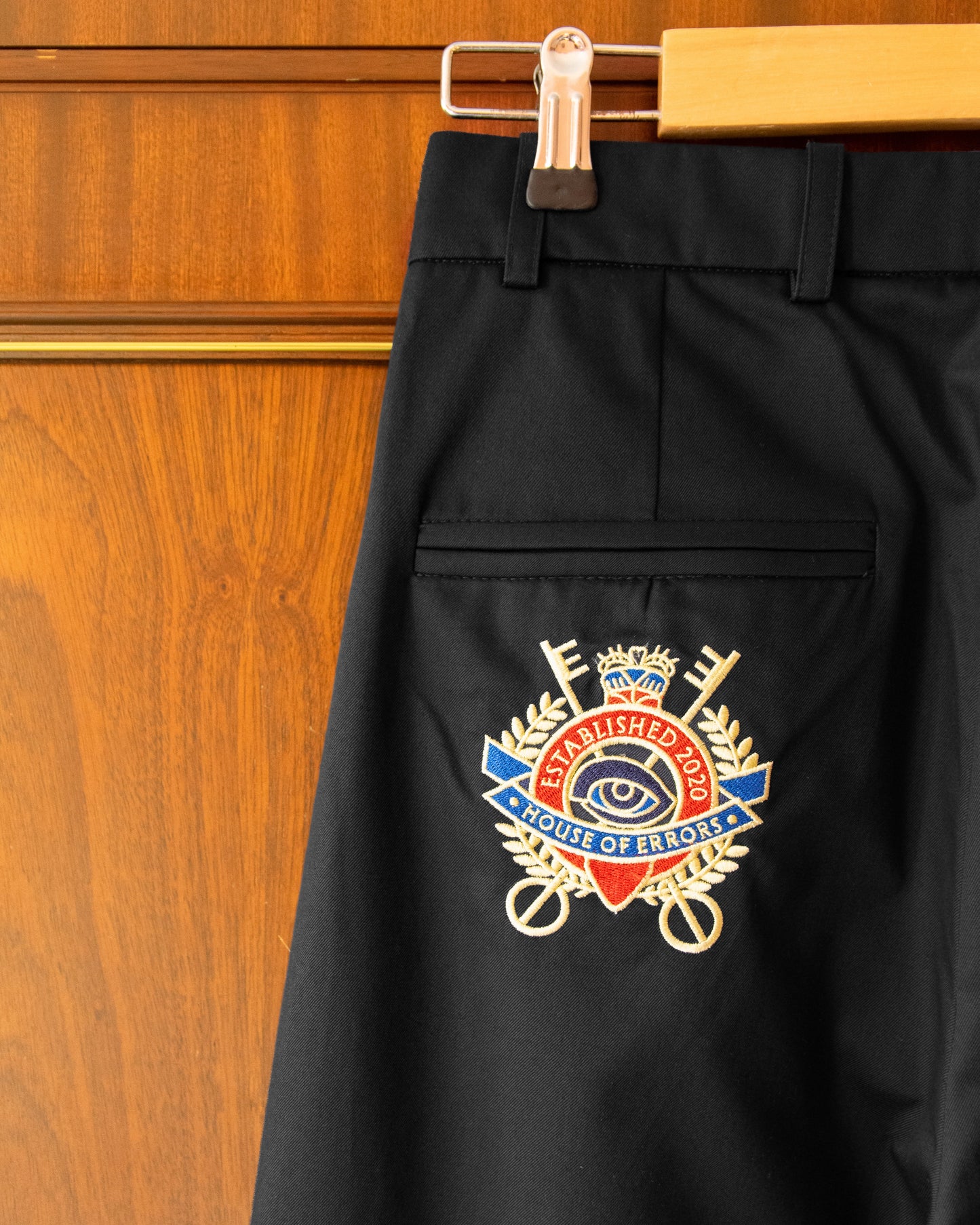CROWN TROUSERS IN BLACK