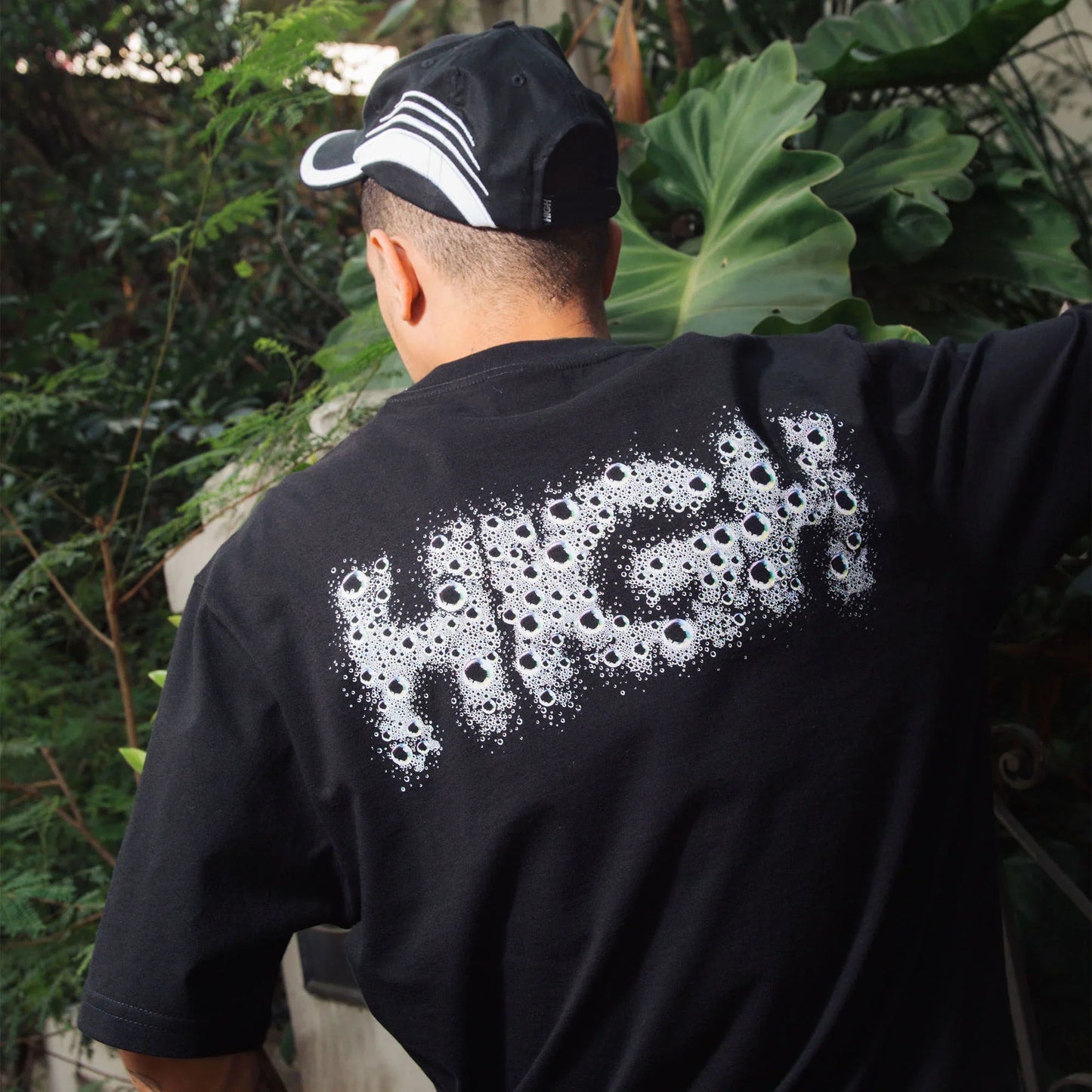 Tee Bubbles Black