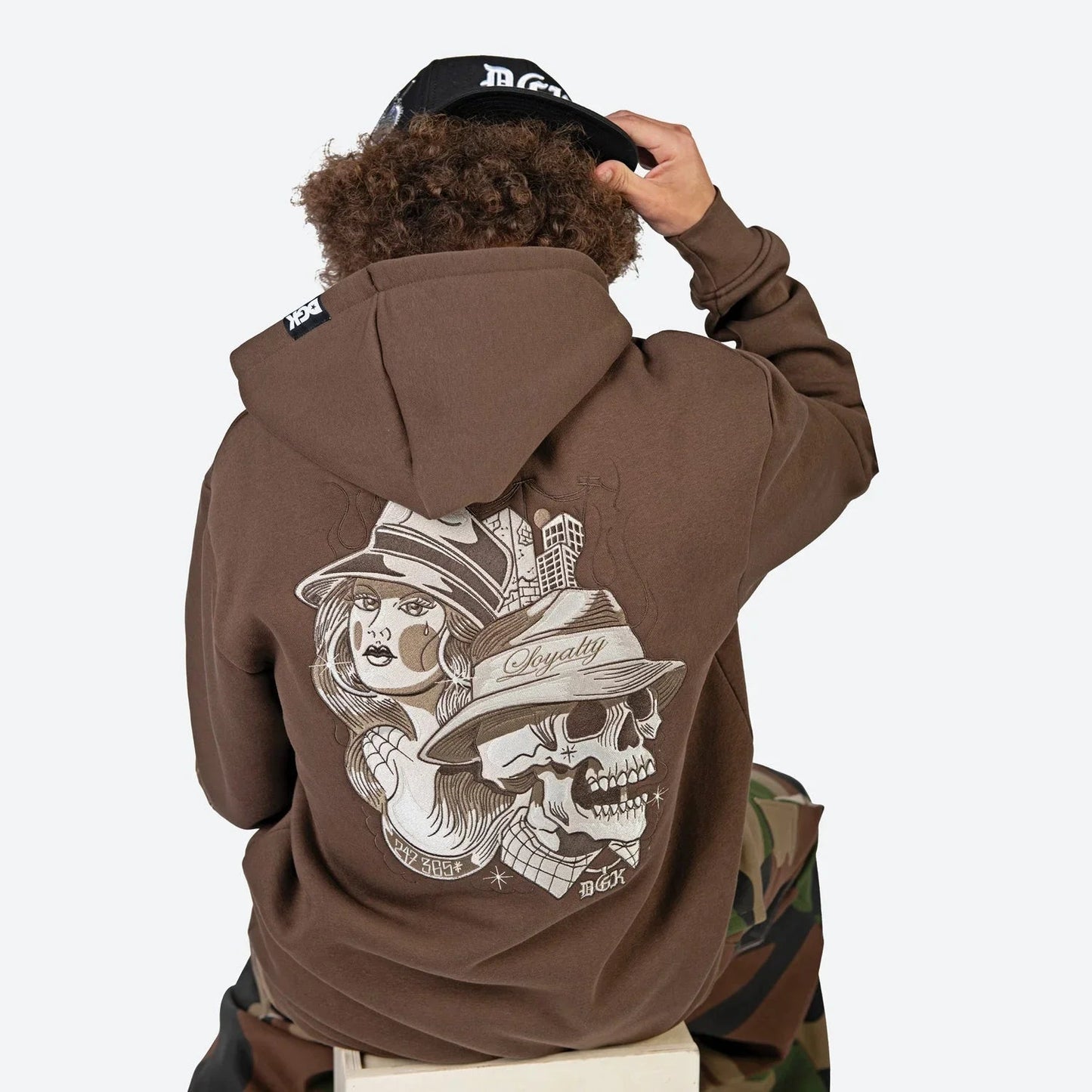 MOLETOM SORENO EMBROIDERED