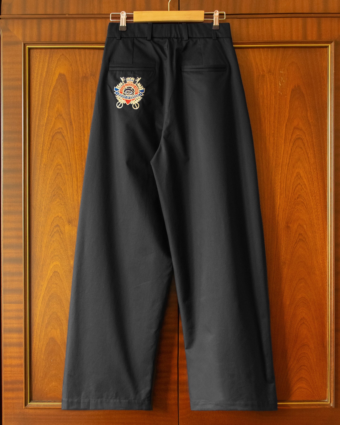 CROWN TROUSERS IN BLACK