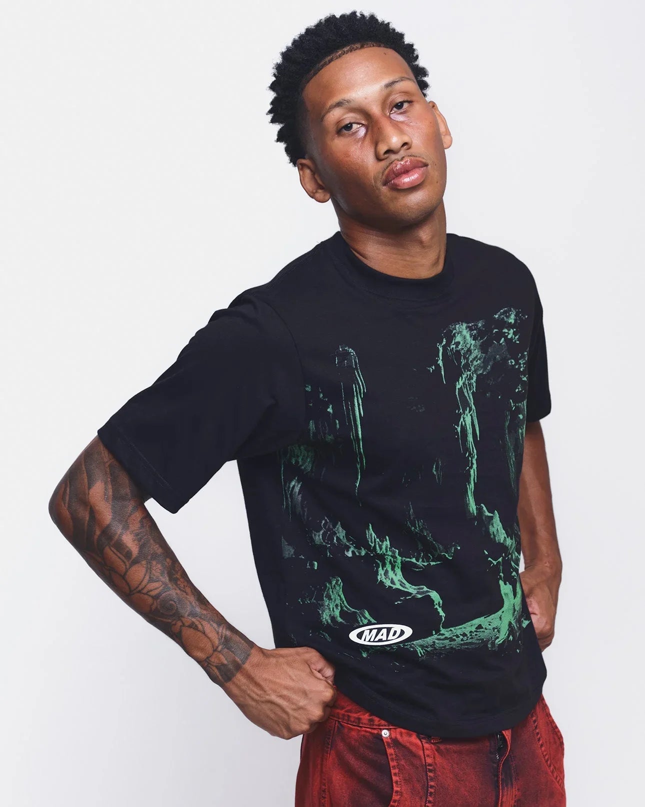 T-SHIRT CAVERN NEANDERTHAL BLACK