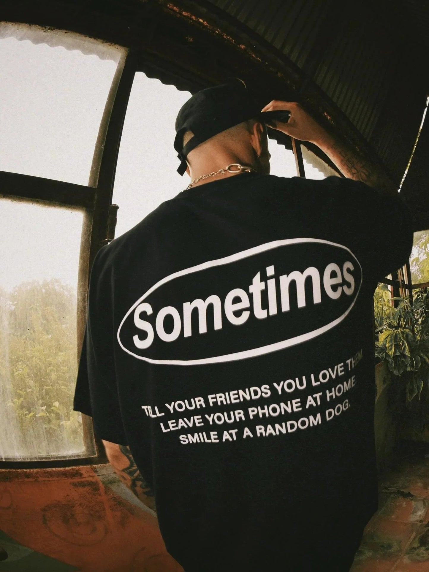 T-SHIRT LEAVE YOUR PHONE