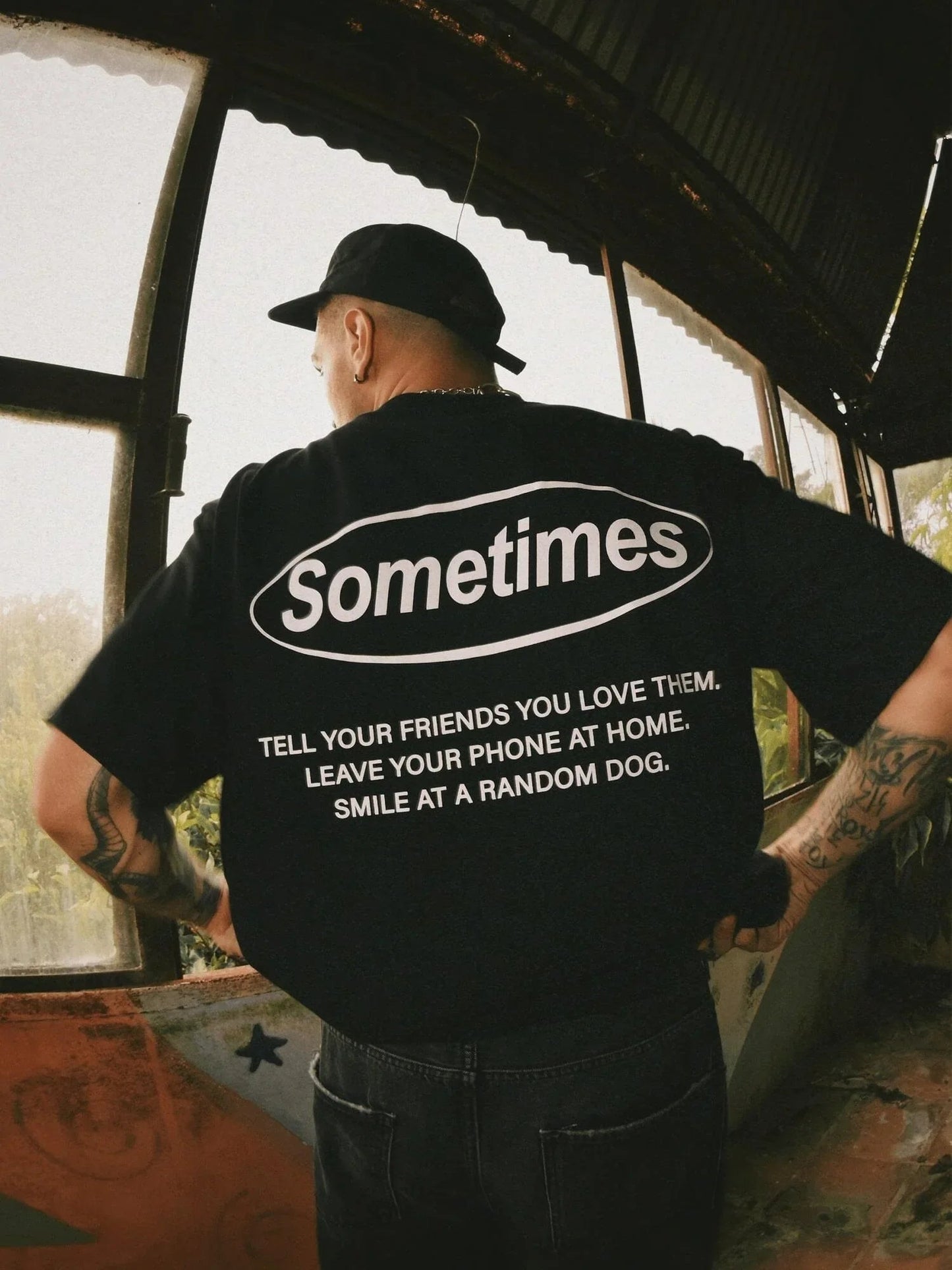 T-SHIRT LEAVE YOUR PHONE