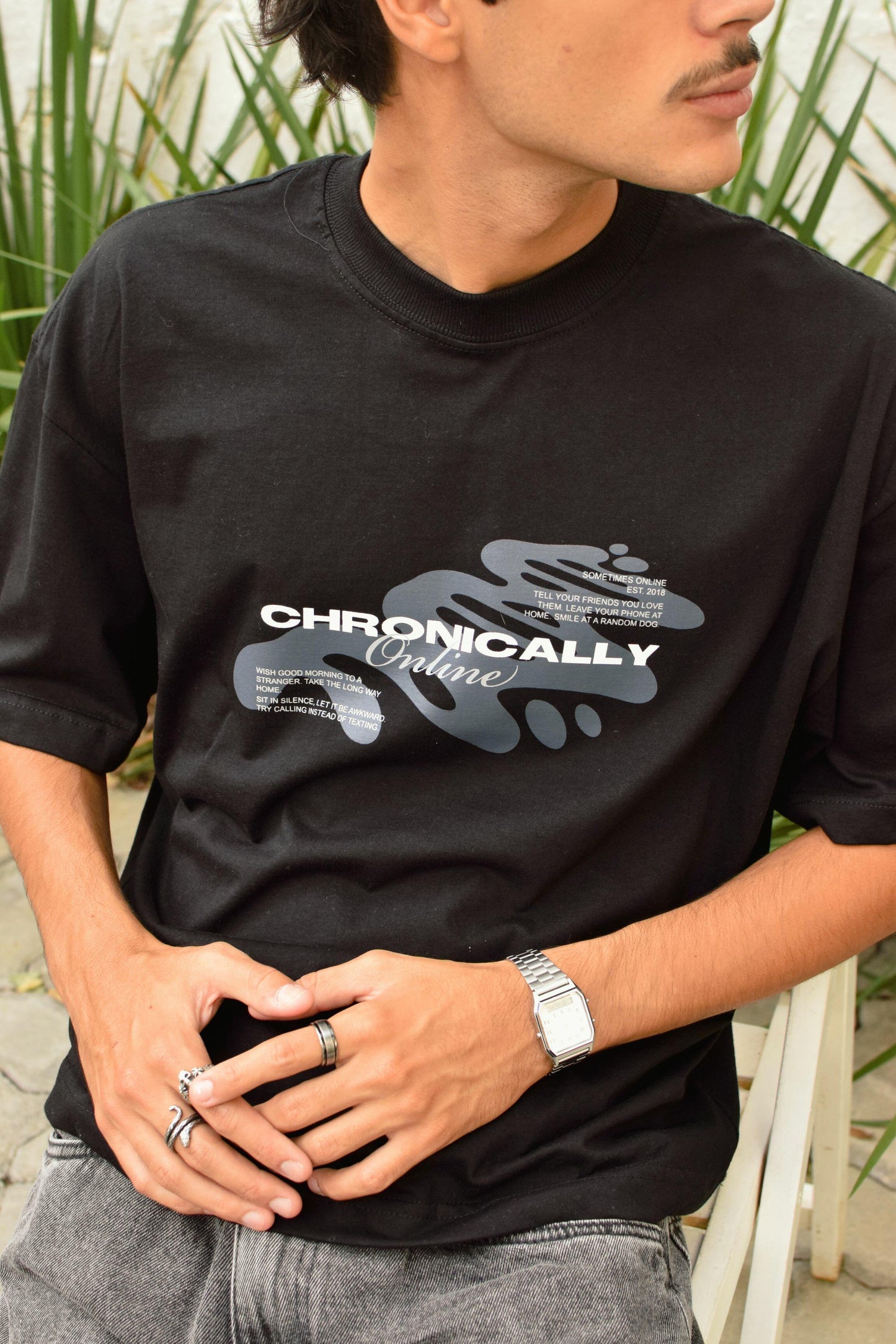 CAMISETA BOXY CHRONICALLY ONLINE