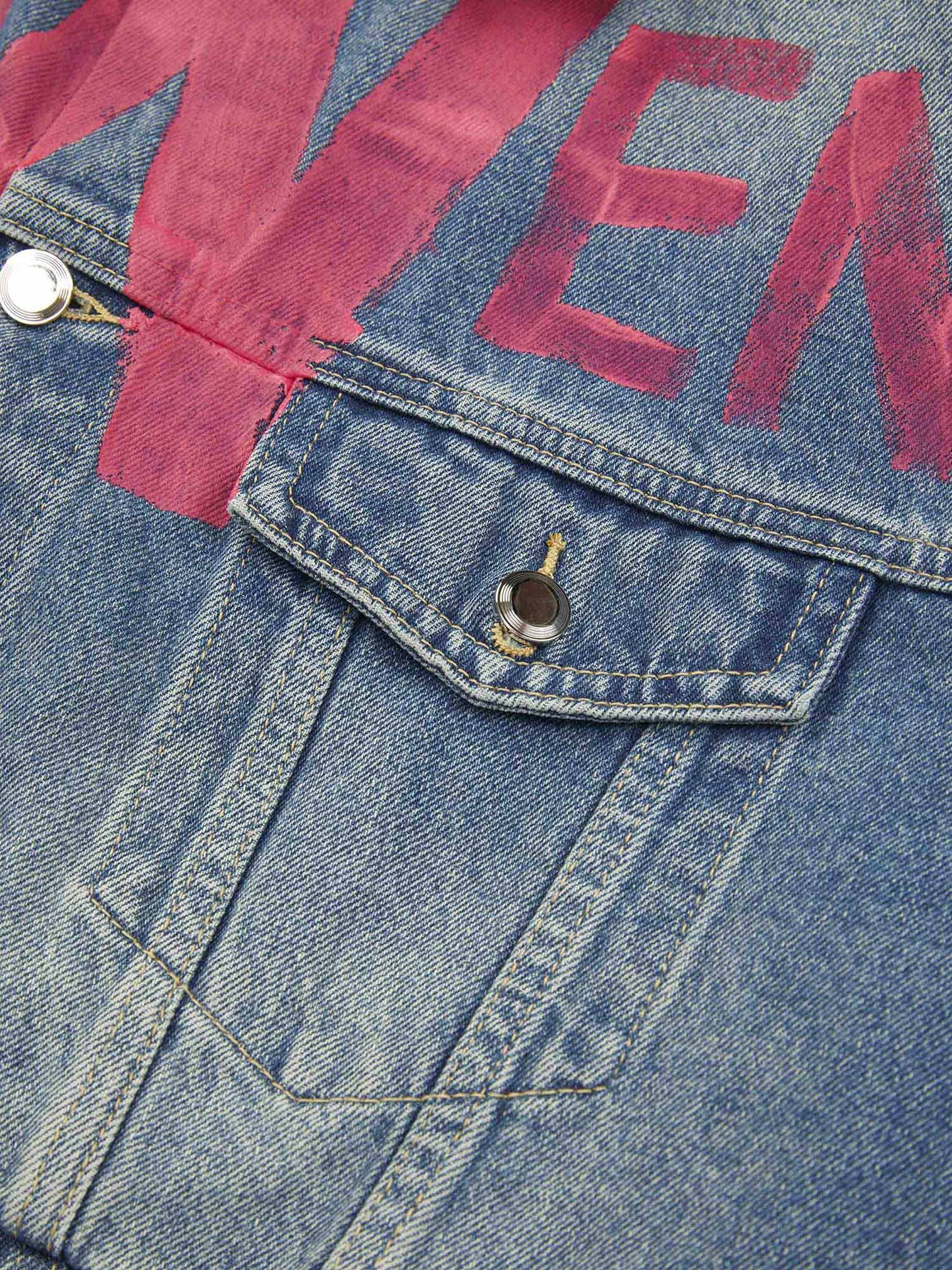 JAQUETA DISTRESSED GRAFFITI DENIM
