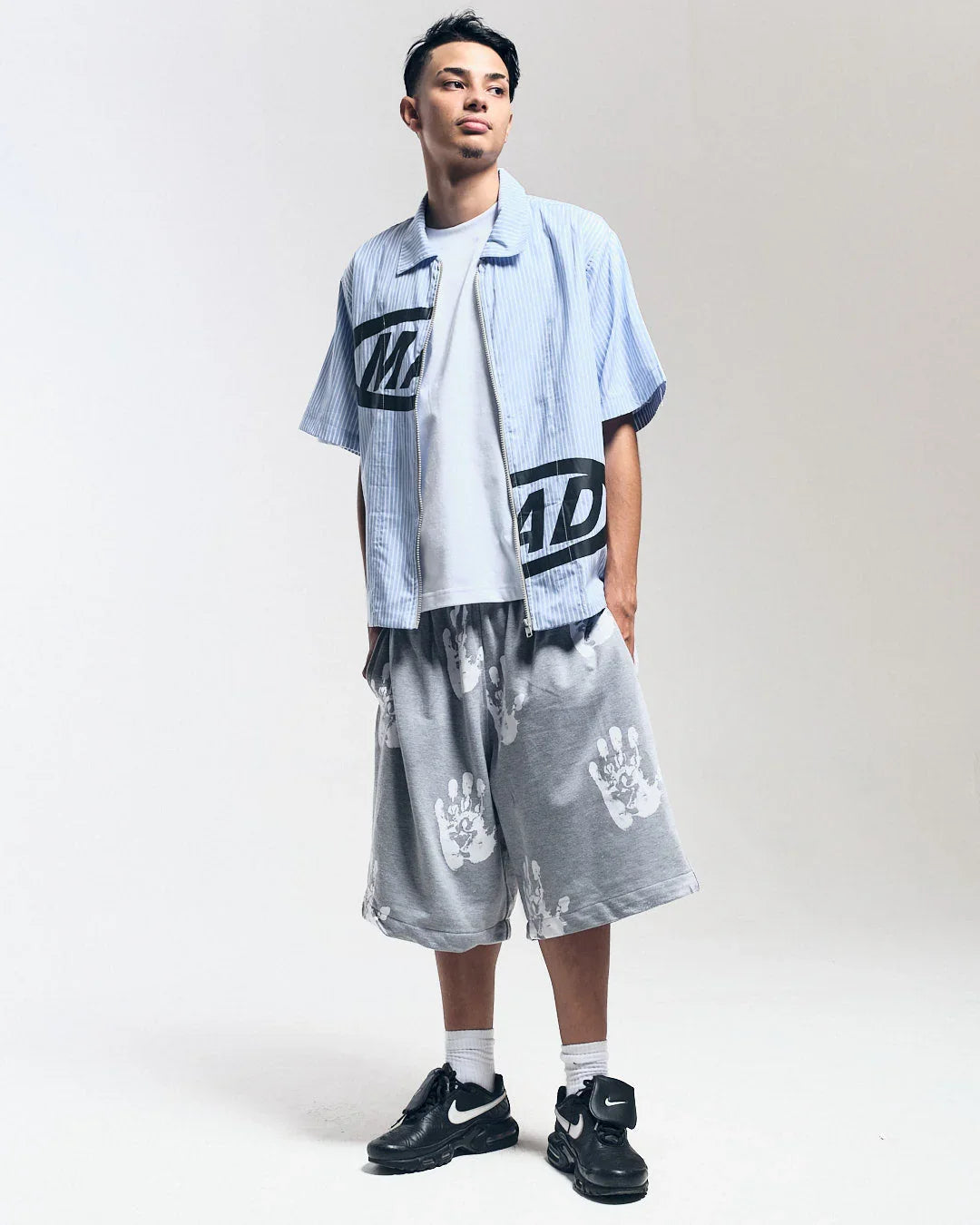 BERMUDA HANDS OVERSIZED GRAY
