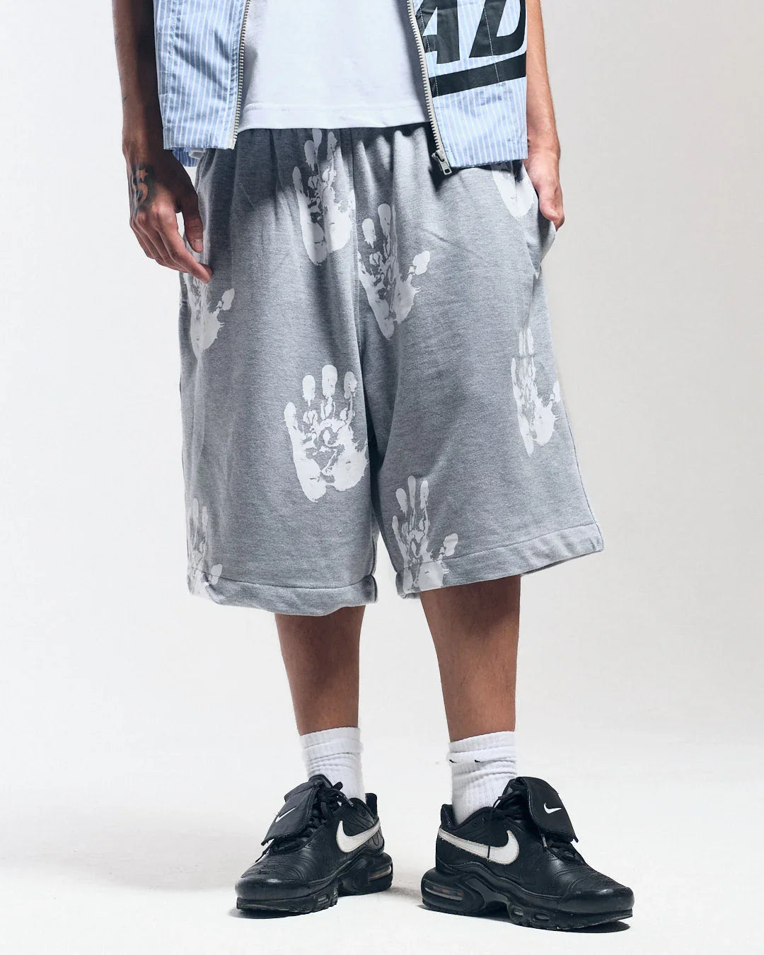 BERMUDA HANDS OVERSIZED GRAY