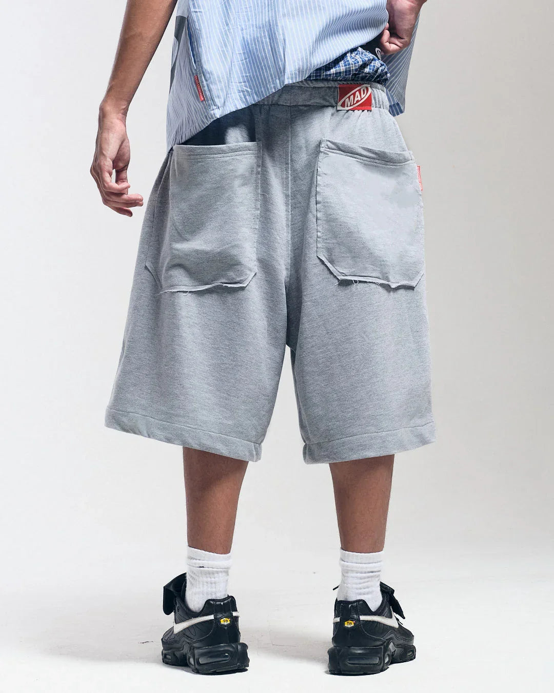 BERMUDA HANDS OVERSIZED GRAY