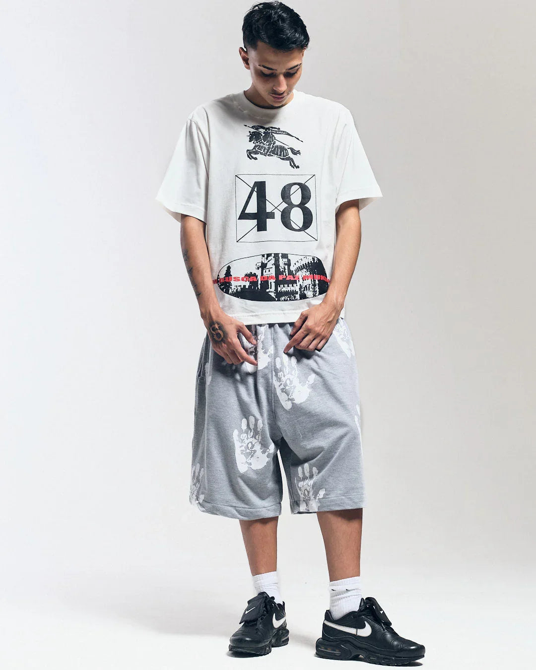 CAMISETA EM BUSCA DA PAZ OFF WHITE